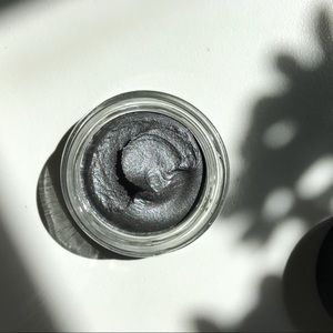 MAKE Creme Pewter Shadow